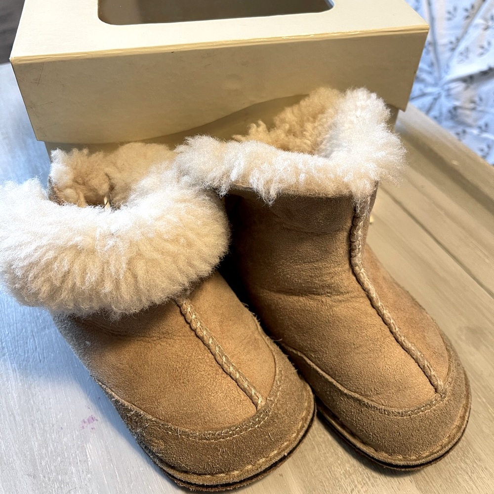Uggs boots toddler